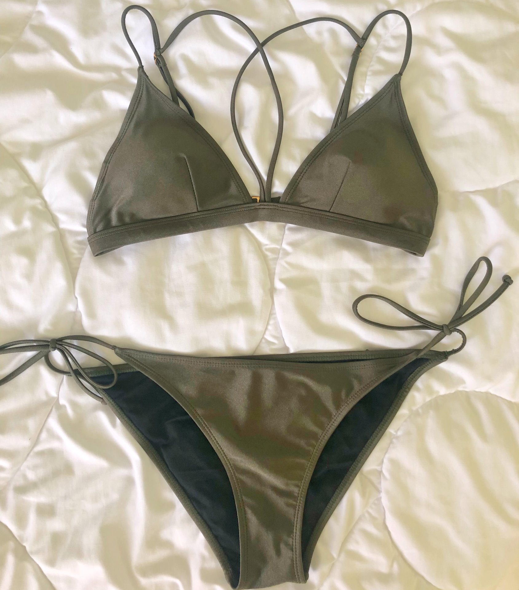 Kaki bikiny